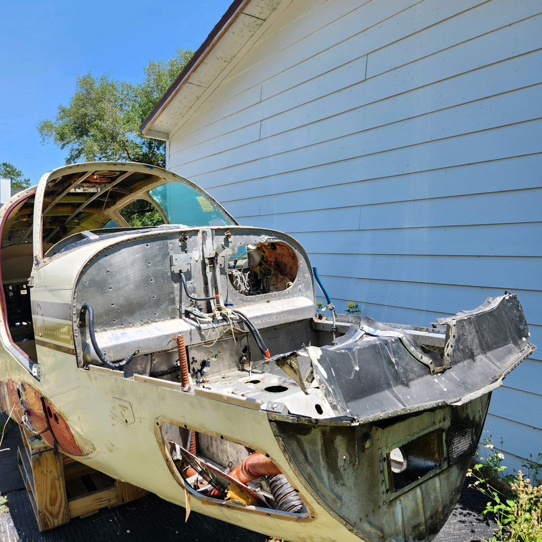 Used aircraft parts for sale, BONANZA F35 S/N D4260 BEECHCRAFT F35 FUSELAGE BELY LANDING- -OR IS SOLD IN PARTS.