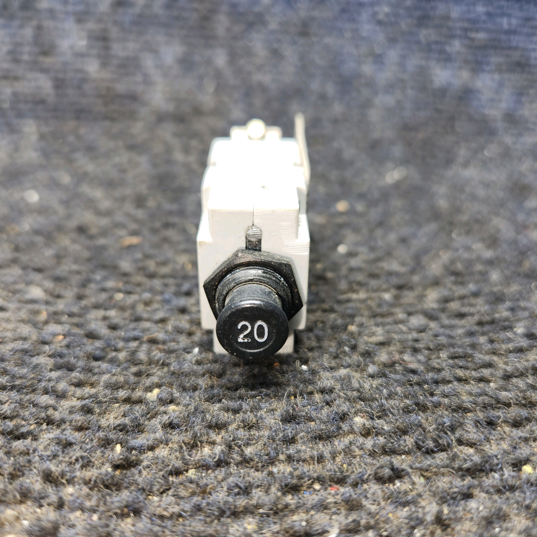 Used aircraft parts for sale, 700-013-20 Cessna 172E Single Phase Circuit Breaker - 20 amps