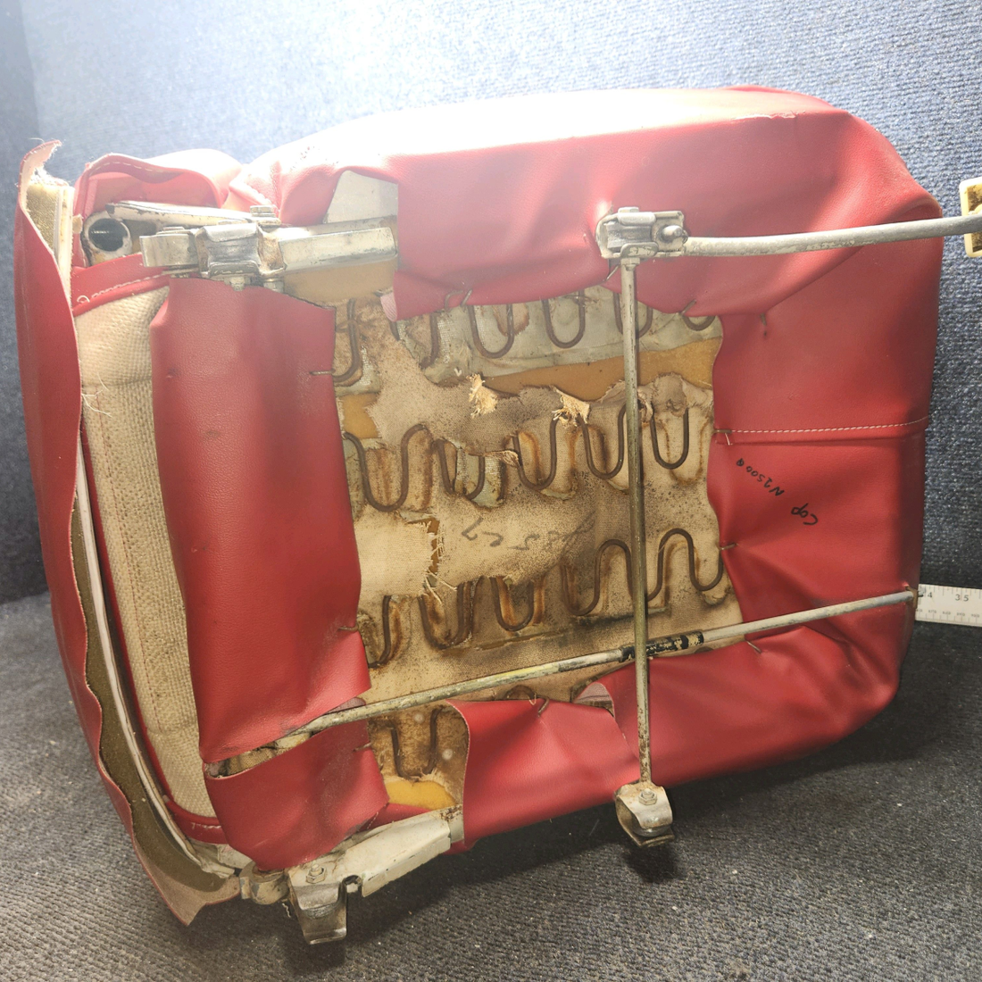 Used aircraft parts for sale, 0400118-66 cessna 150G Seat – RH (Co-Pilot)
