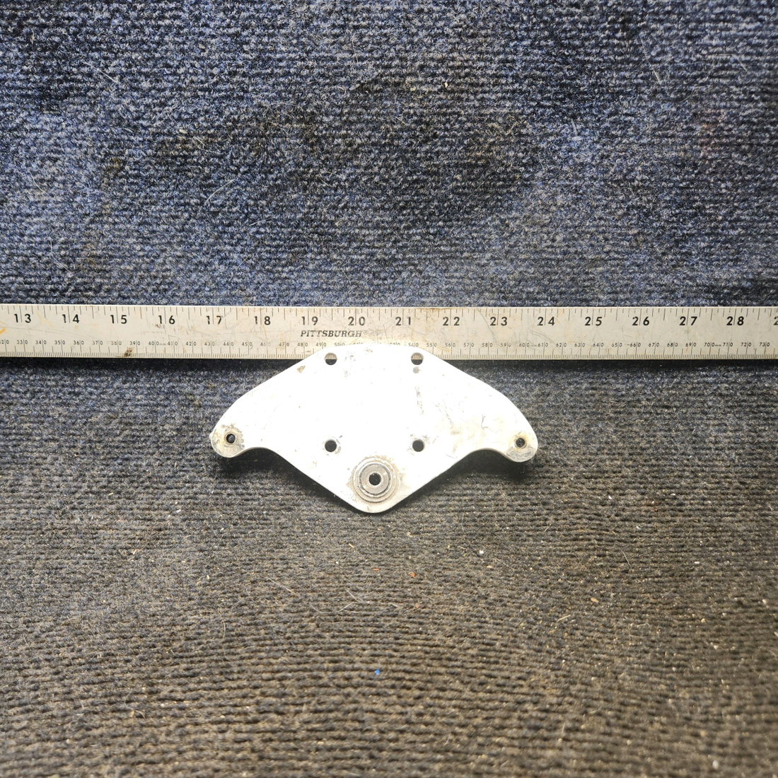 Used aircraft parts for sale, 0534122-1 cessna 172N Elevator Bellcrank Assembly – Rear