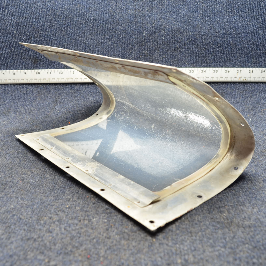 Used aircraft parts for sale, 0523115-3 Cessna C175 CESSNA LANDING LIGHT WINDOW