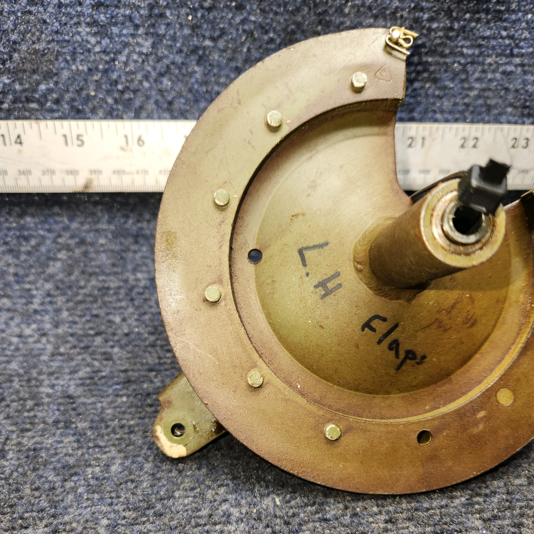 Used aircraft parts for sale, 0760612-7 CESSNA 172K FLAP DRIVE PULLEY ASSY LH