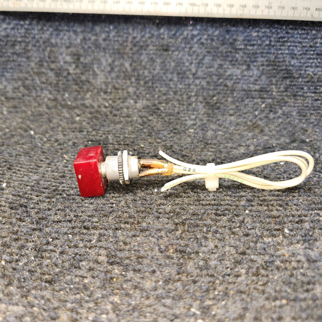 Used aircraft parts for sale, 67422-011 Piper PA32RT-300 Unsafe Gear Light Indicator