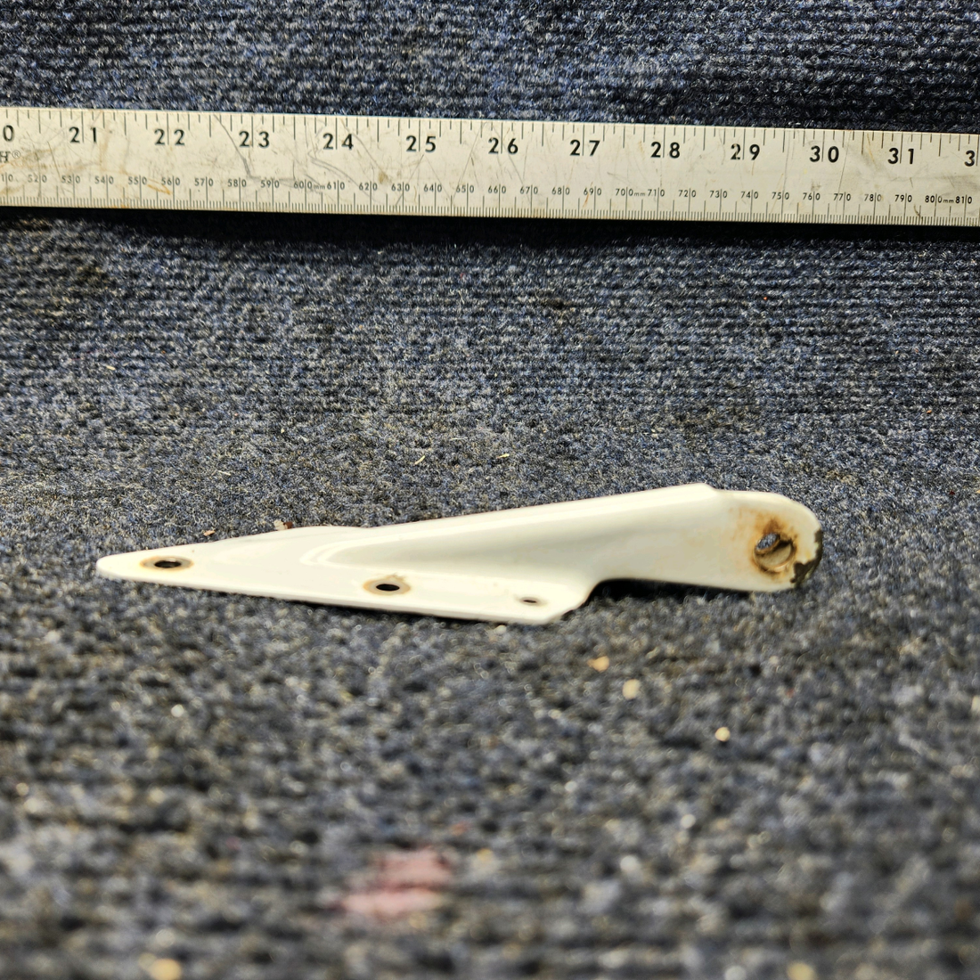 Used aircraft parts for sale, 79475-08 Piper PA28-140 Cabin Door Hinge Lower