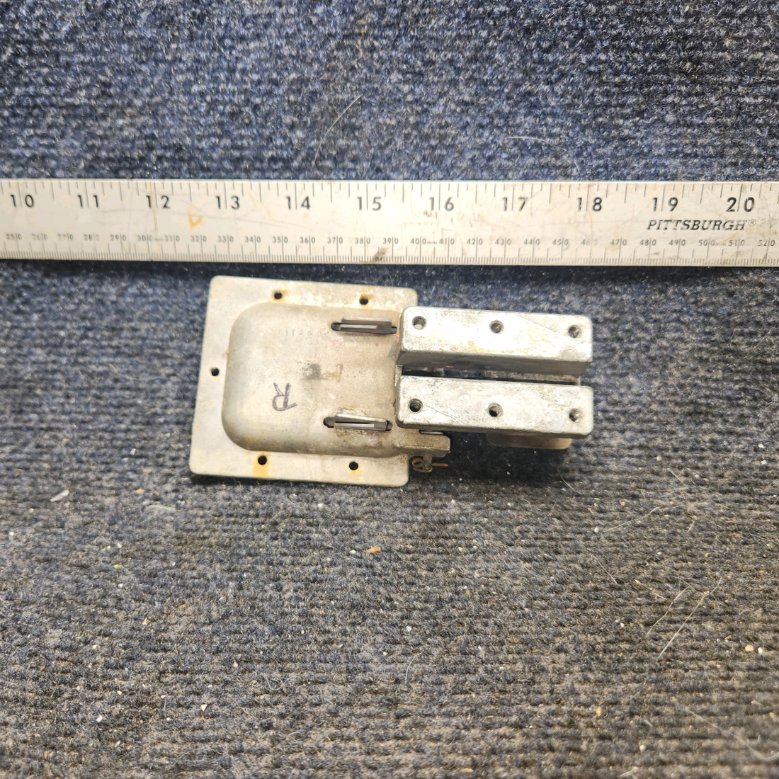 Used aircraft parts for sale, 0511258-2 cessna 150G Cabin Door Latch Housing Assy – LH or RH (Minus Bolt)