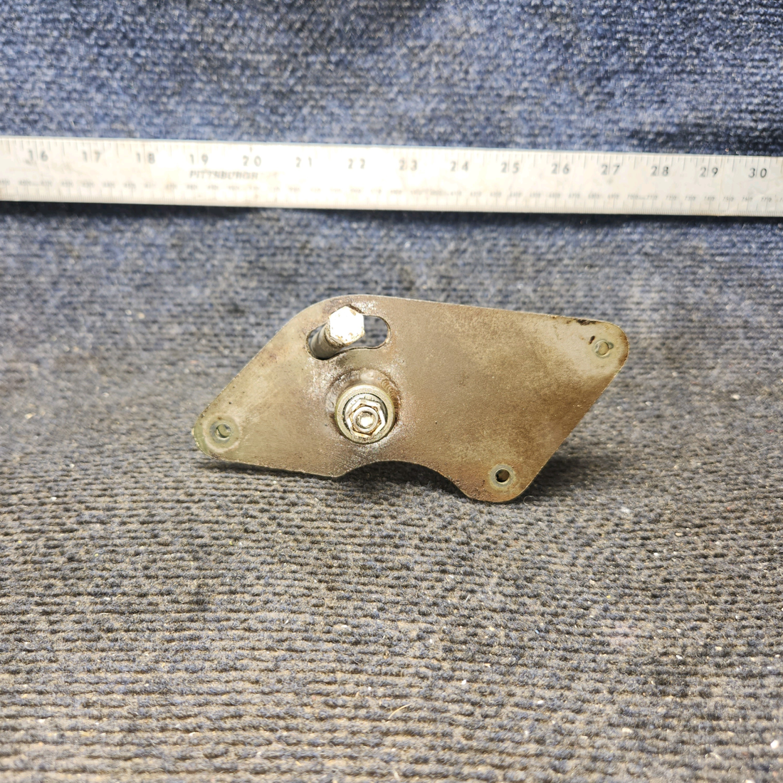 Used aircraft parts for sale, 0523223 cessna 150G Aileron Bellcrank Assembly – LH