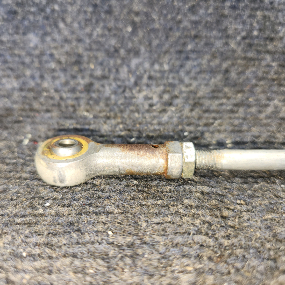 Used aircraft parts for sale, 0523218-2 Cessna 172F Aileron Push Pull Rod Assembly