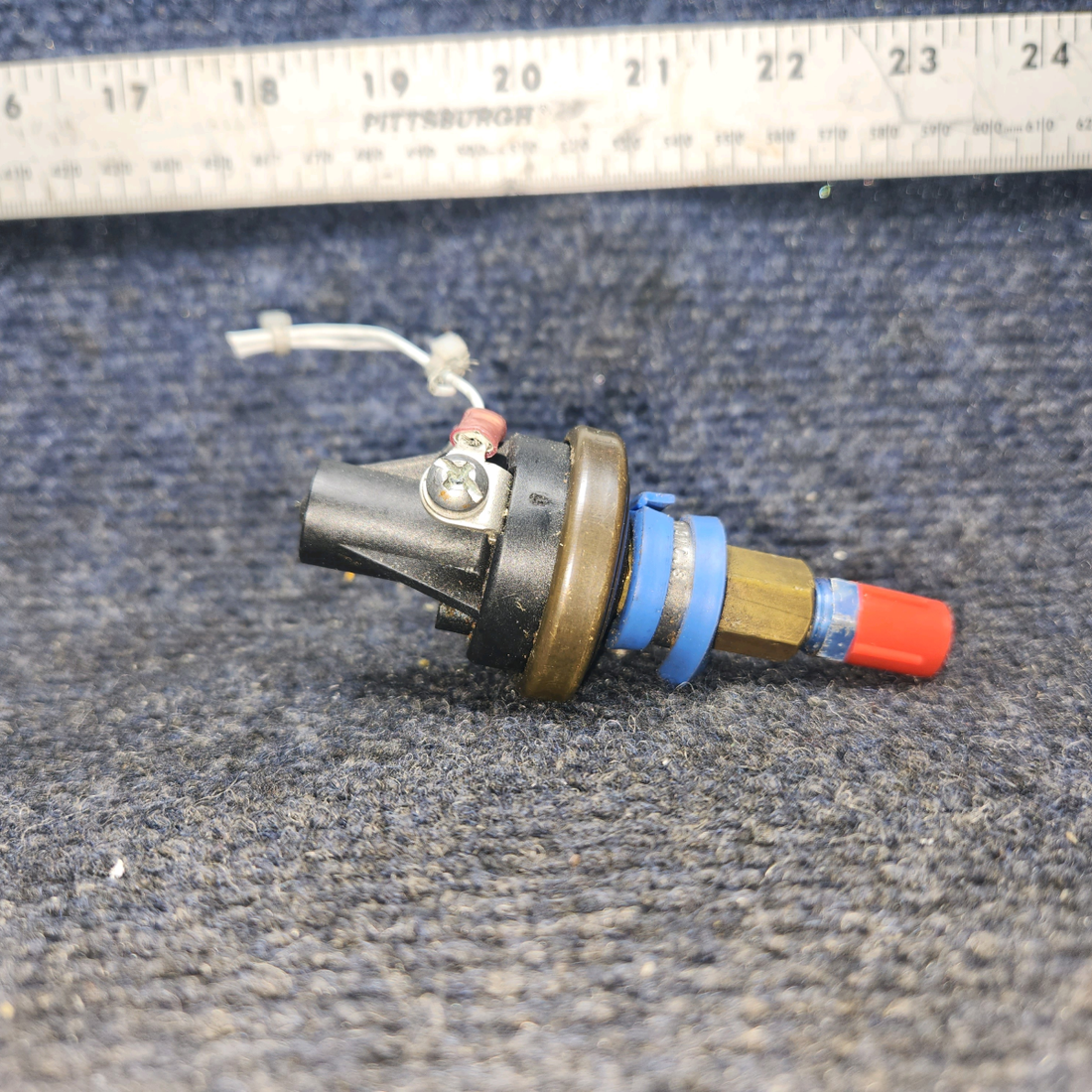 Used aircraft parts for sale, SW76575 Beechcraft A24R Pressure Switch