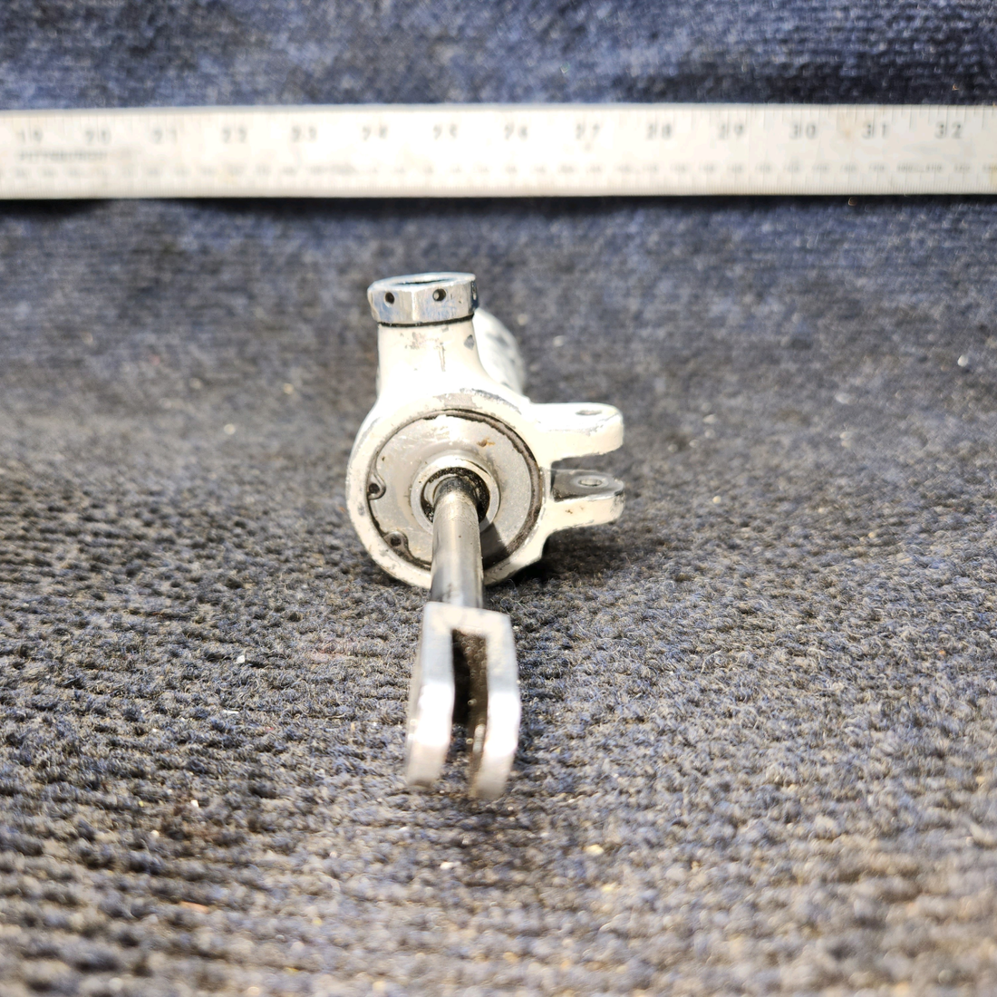 Used aircraft parts for sale, 0842400-10 Cessna 172 Shimmy Dampener Assembly