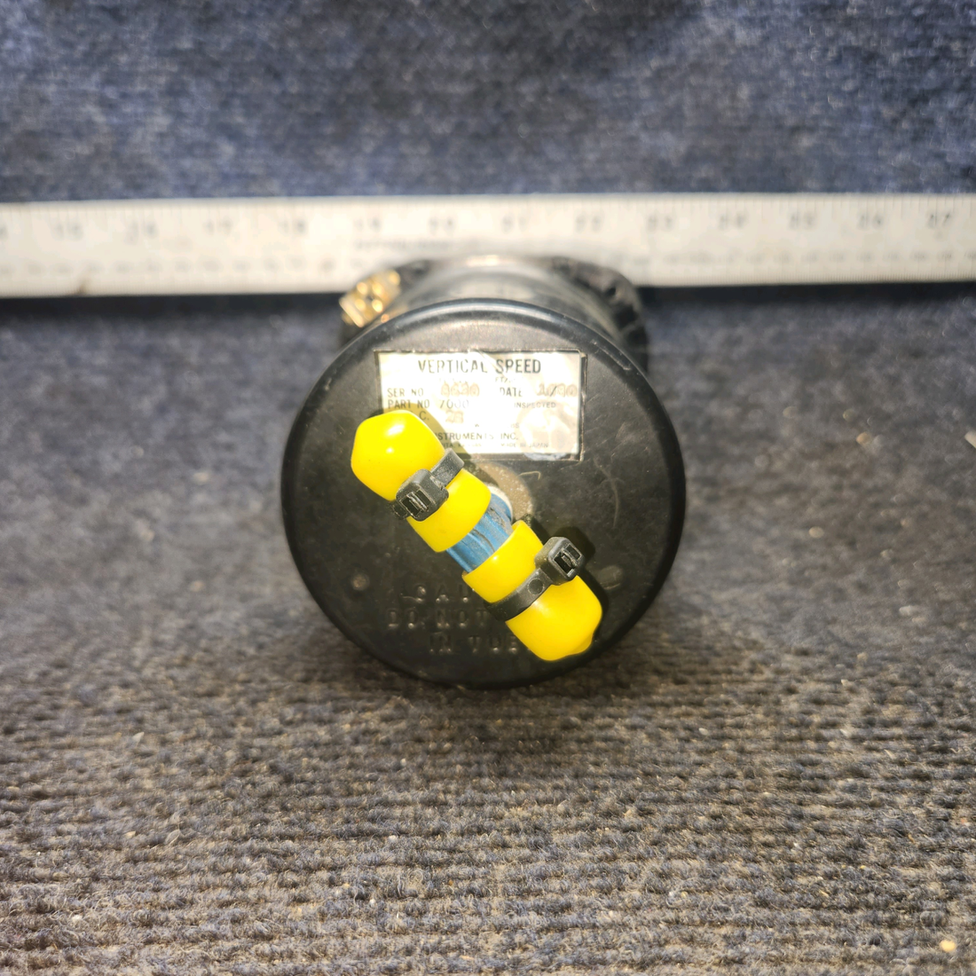 Used aircraft parts for sale, 7000 United Instruments Cessna 172 Vertical Speed Indicator