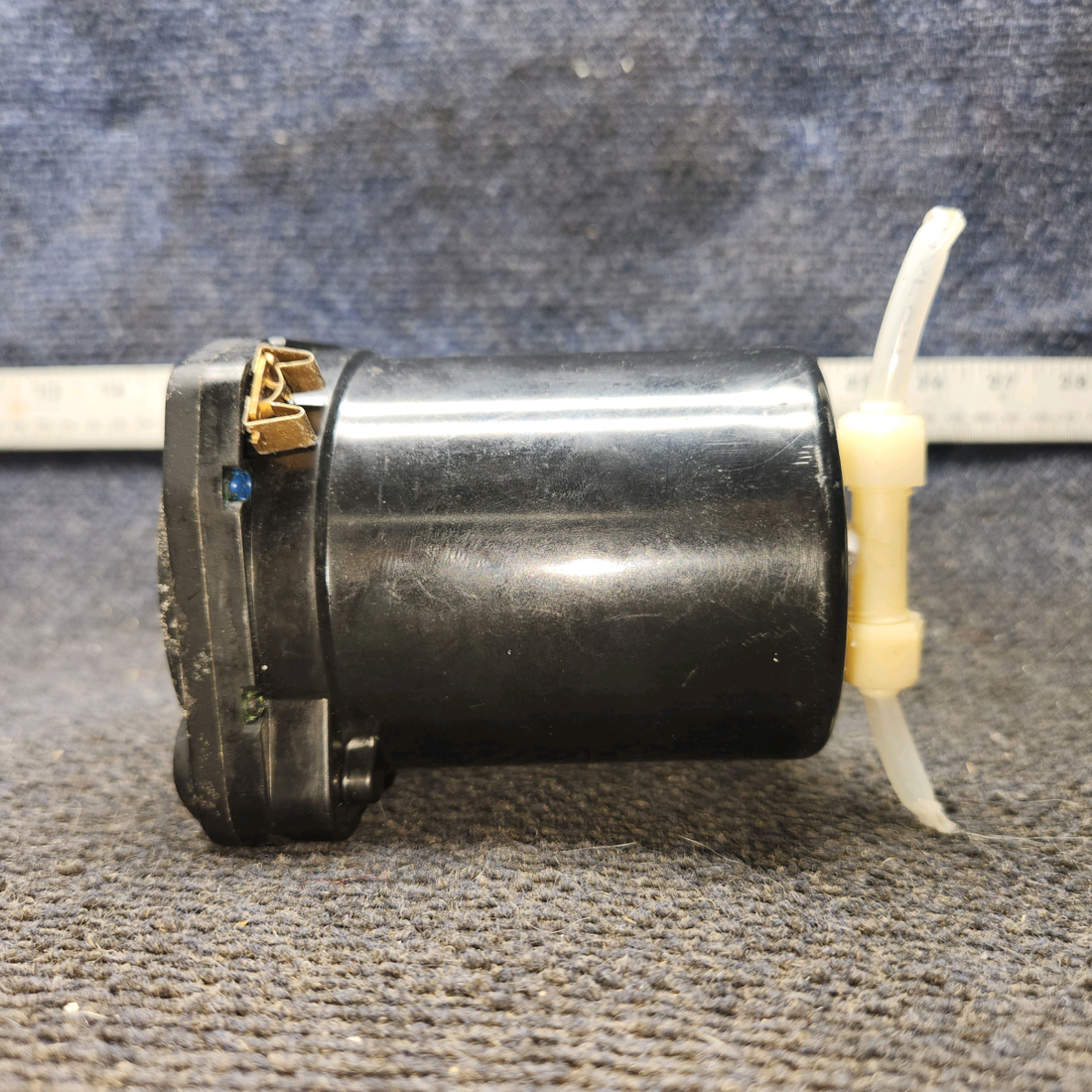 Used aircraft parts for sale, 7000 United Instruments cessna 172N Vertical Speed Indicator