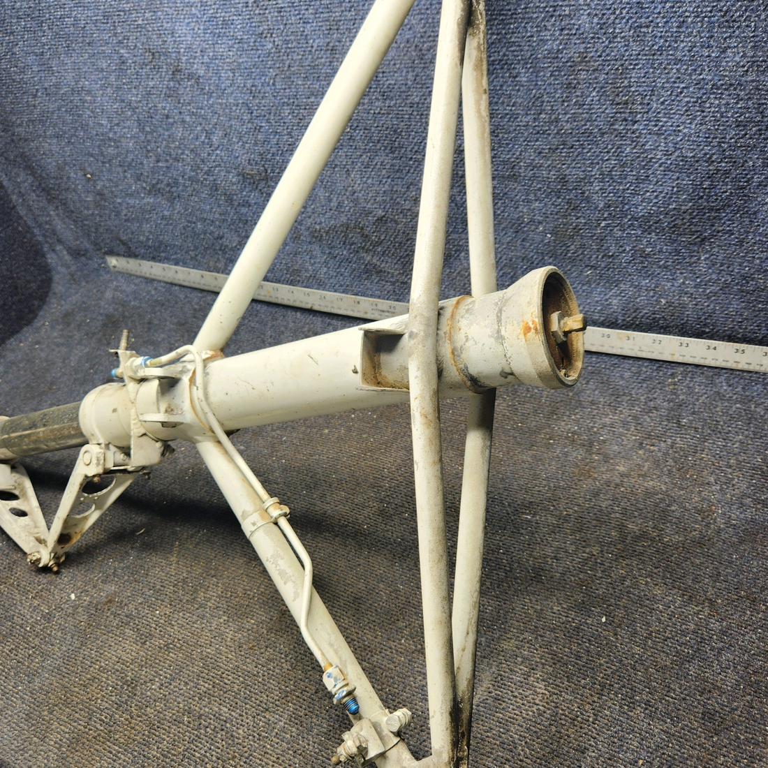 Used aircraft parts for sale, 33-810000-1 Beechcraft 35-33 Main Landing Gear - LH