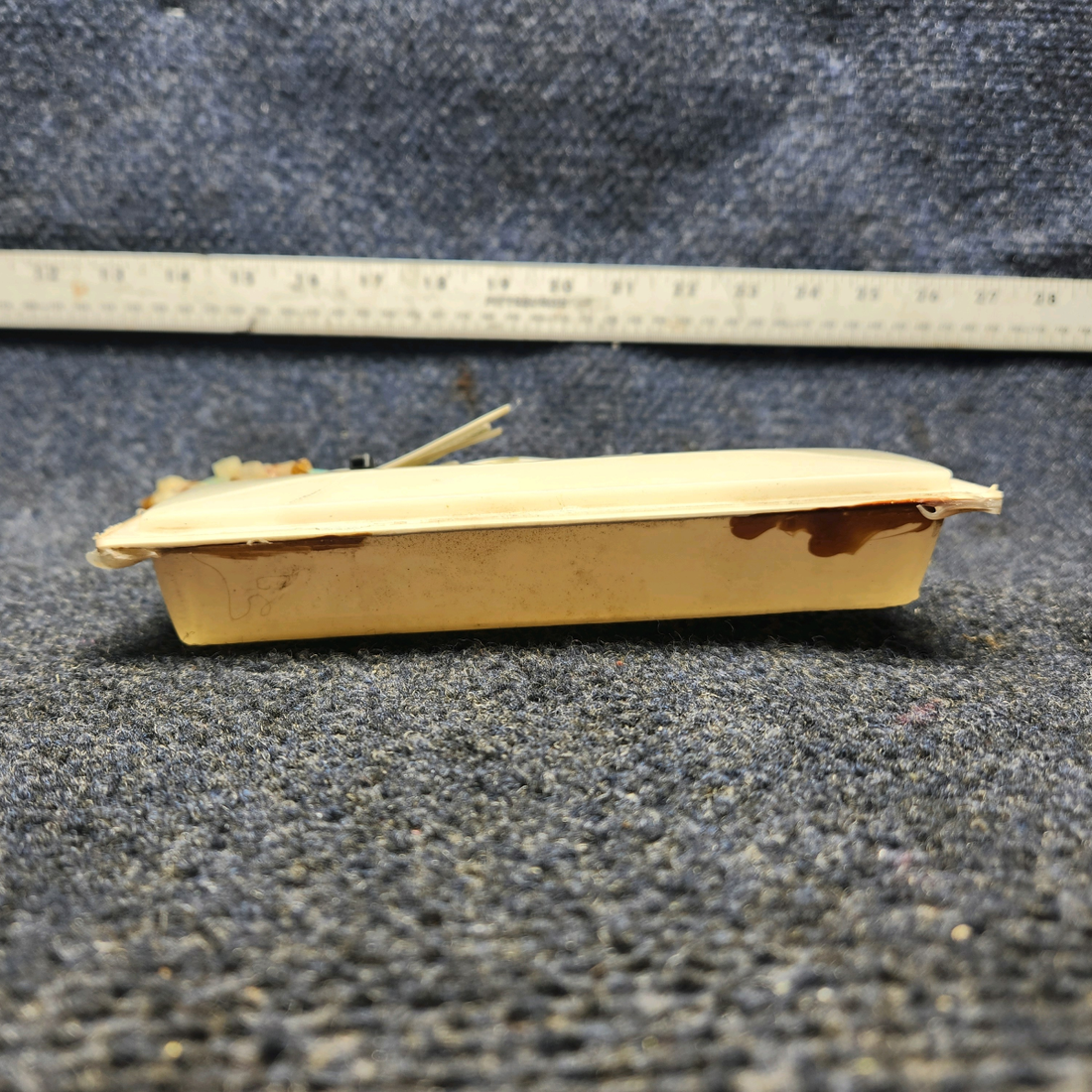 Used aircraft parts for sale, 58-530106-7 Beechcraft F33A OVERHEAD LIGHT ASSEMBLY (VOLTS: 14) W SWITCH