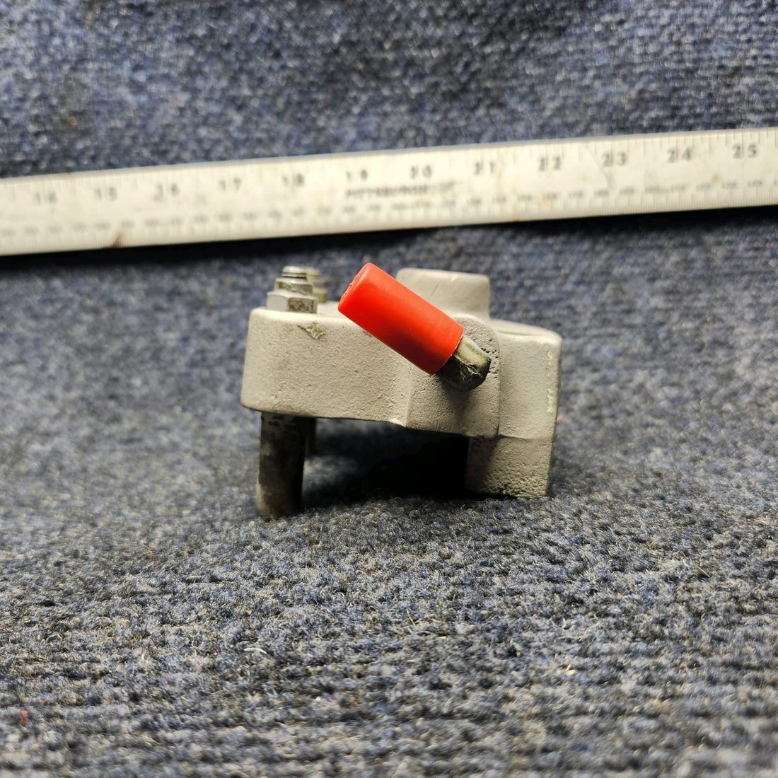 Used aircraft parts for sale, C163030-0107 Cleveland 30-63A CESSNA 172K BRAKE CALIPER ASSEMBLY LH OR RH (CORROSION) SANDBLASTED