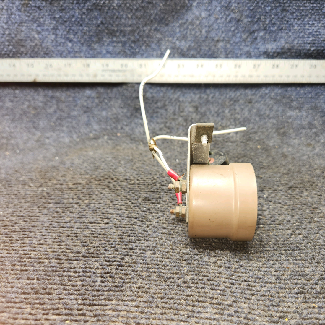 Used aircraft parts for sale, S1407-6, 0713738-3 Cessna 172E Stall Warning Horn with Bracket
