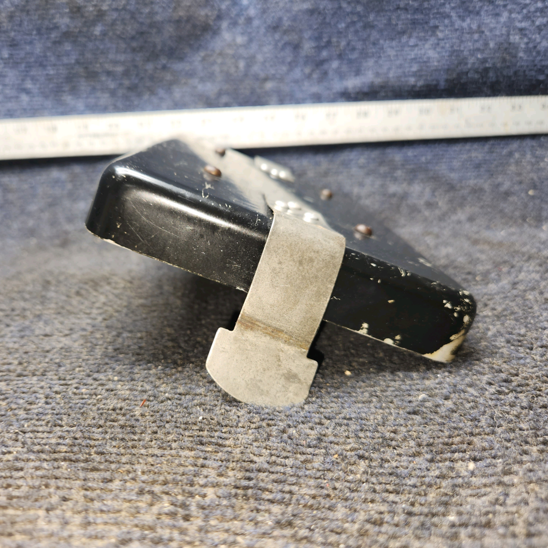 Used aircraft parts for sale, 0413307-21 Cessna 172E Battery Box Lid Assy