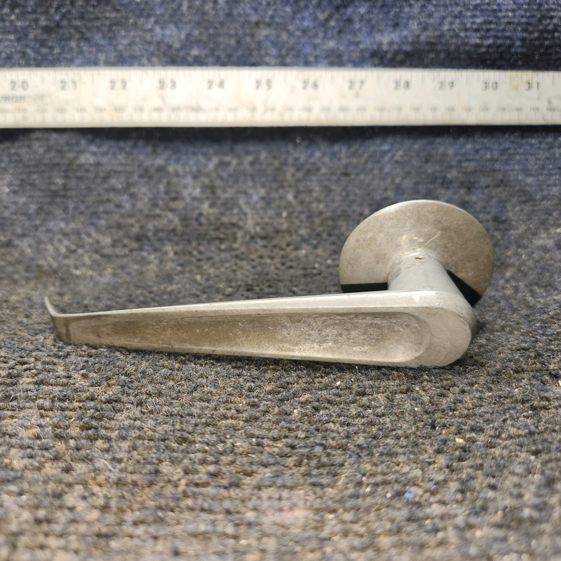 Used aircraft parts for sale, 0711027-1 Cessna 172E Inside Cabin Door Handle LH or RH