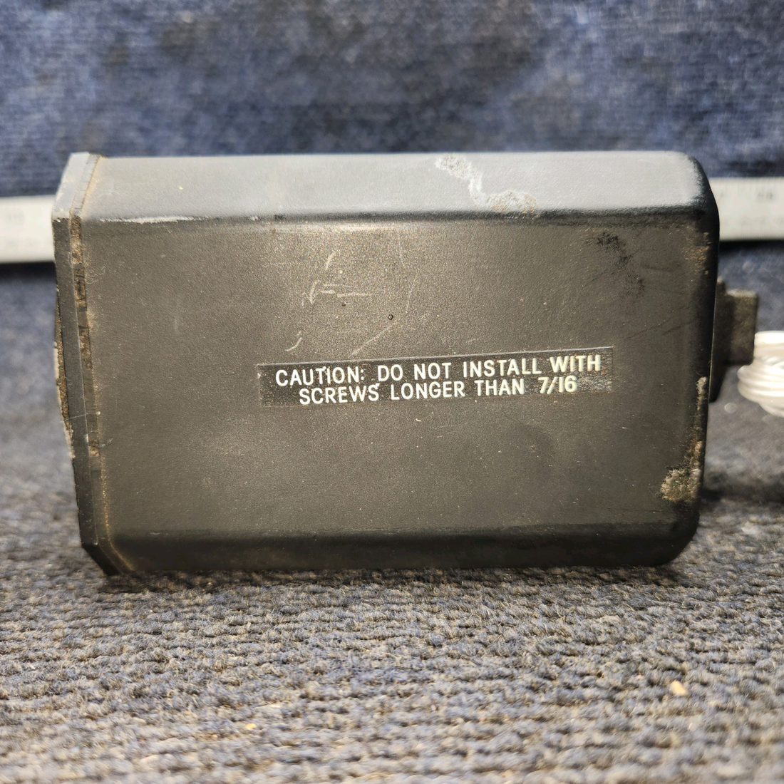 Used aircraft parts for sale, ID-824 Narco Beechcraft 35-33 VOR-LOC  Indicator w/ Connector