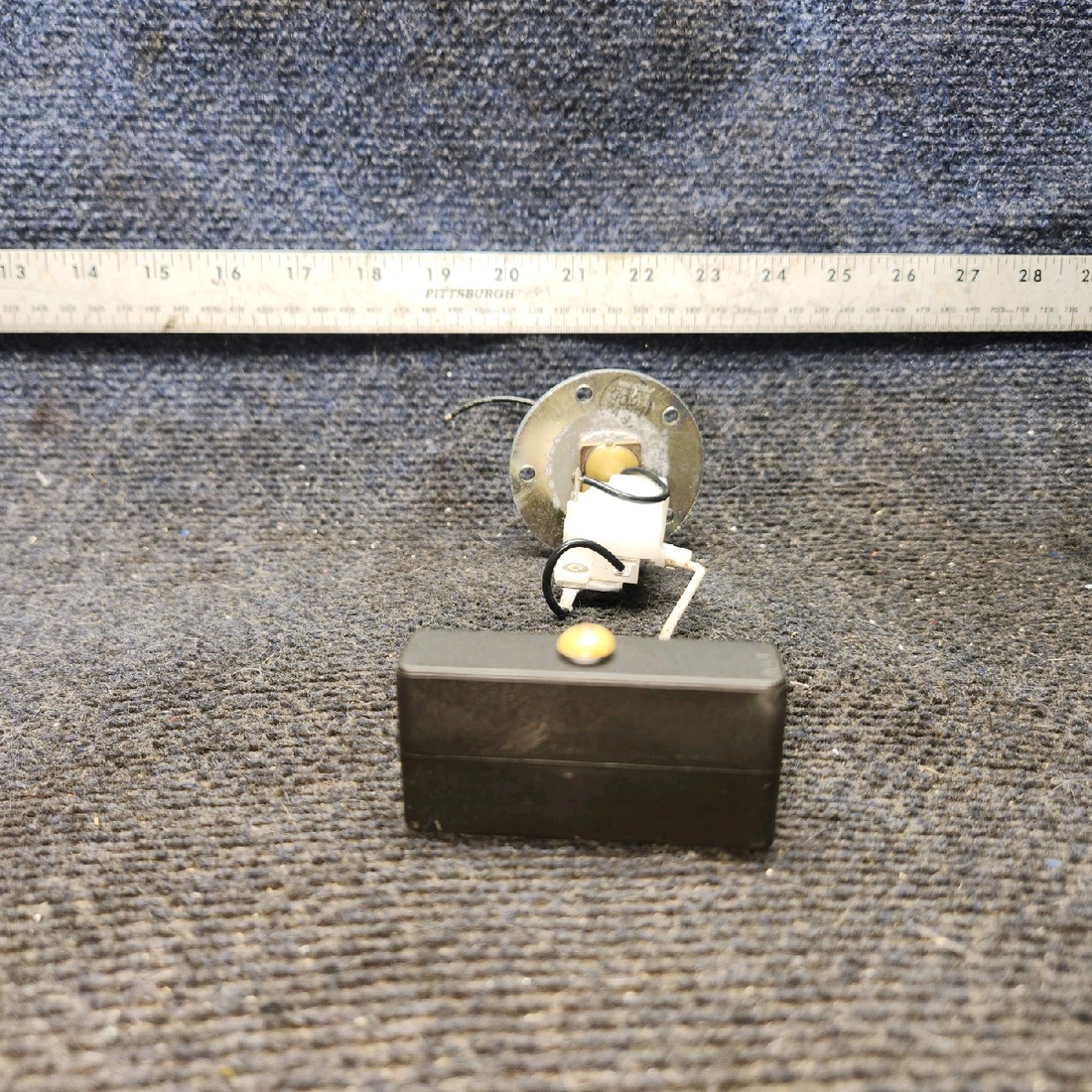 Used aircraft parts for sale, 68101-002 piper PA-28-181 Fuel Quantity Sender Transmitter