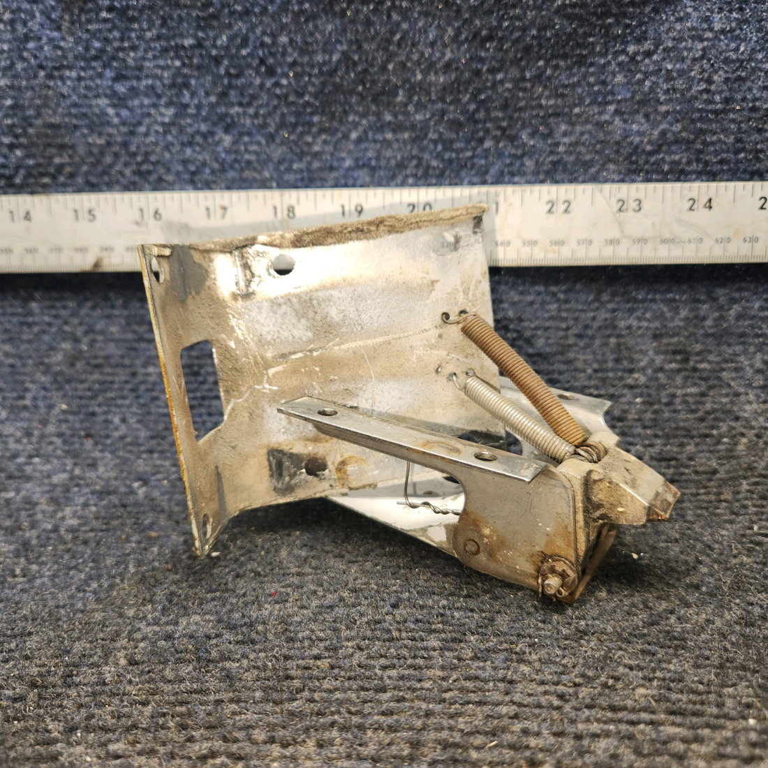 Used aircraft parts for sale, 79515-004, 79515-035 Piper PA28-161 Cabin Door Latch Assy w/ Cover