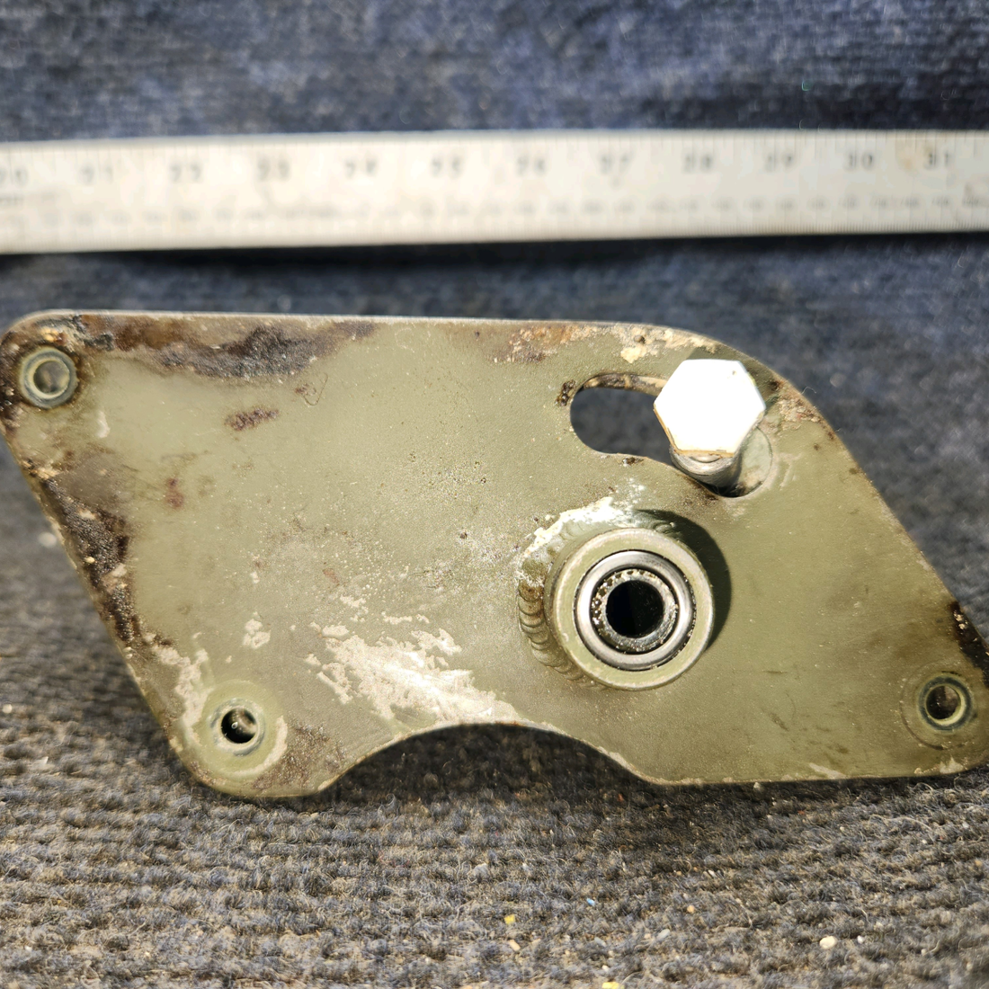 Used aircraft parts for sale, 0523223-1 cessna 150G Aileron Bellcrank Assembly – RH