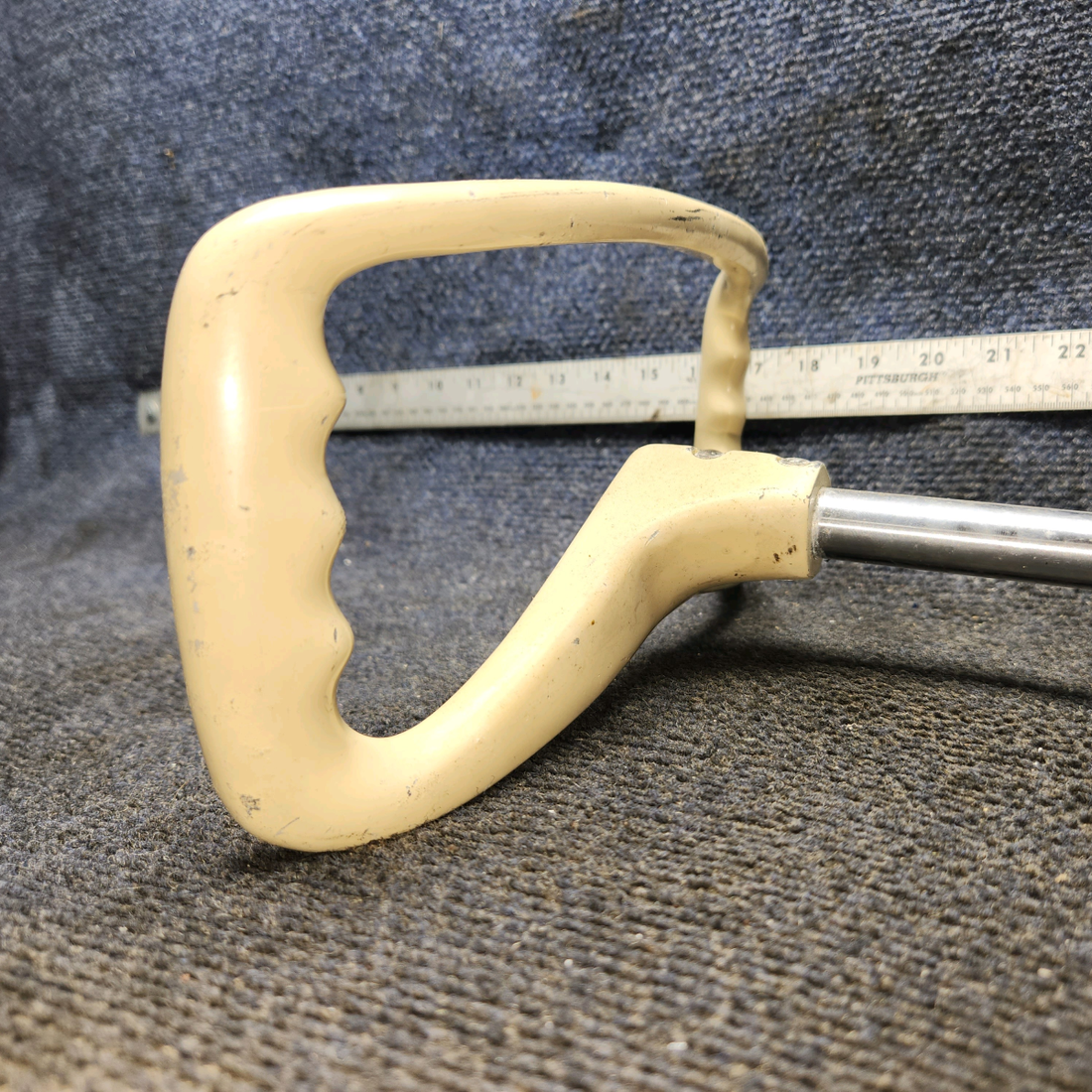 Used aircraft parts for sale, 0513136-1 Cessna C175 Control Wheel Assy W/ Shaft Diameter 0.64"