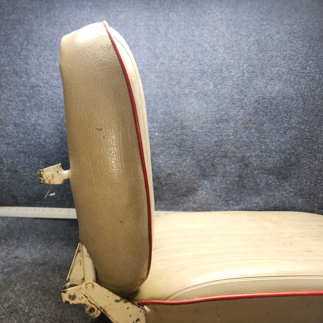 Used aircraft parts for sale, 0400118-90 Cessna C-150J Co-Pilot Right Seat Assy