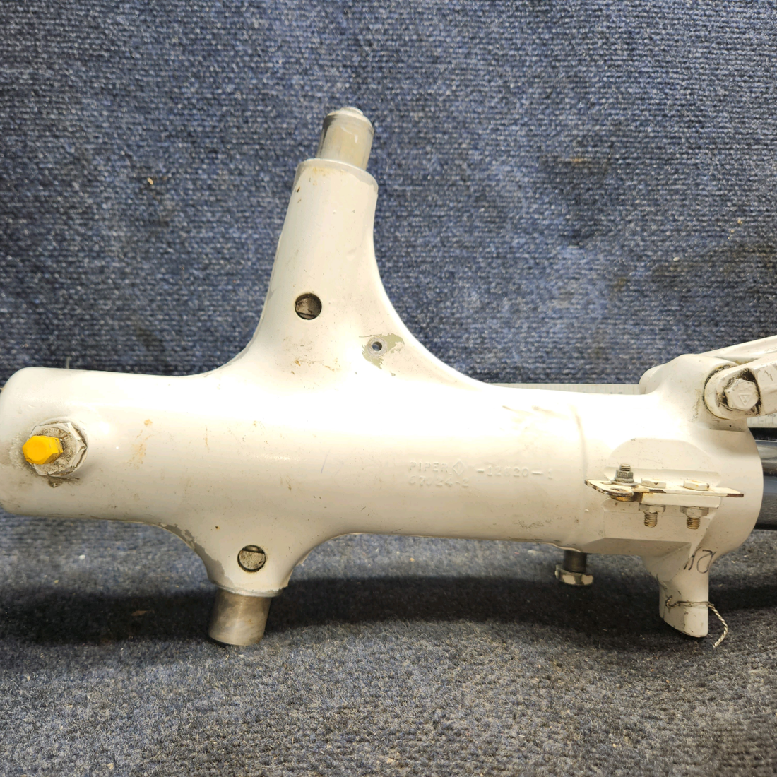 Used aircraft parts for sale, 96766-017 Piper PA32RT-300 Main Gear Strut Assembly with Torque Links - RH