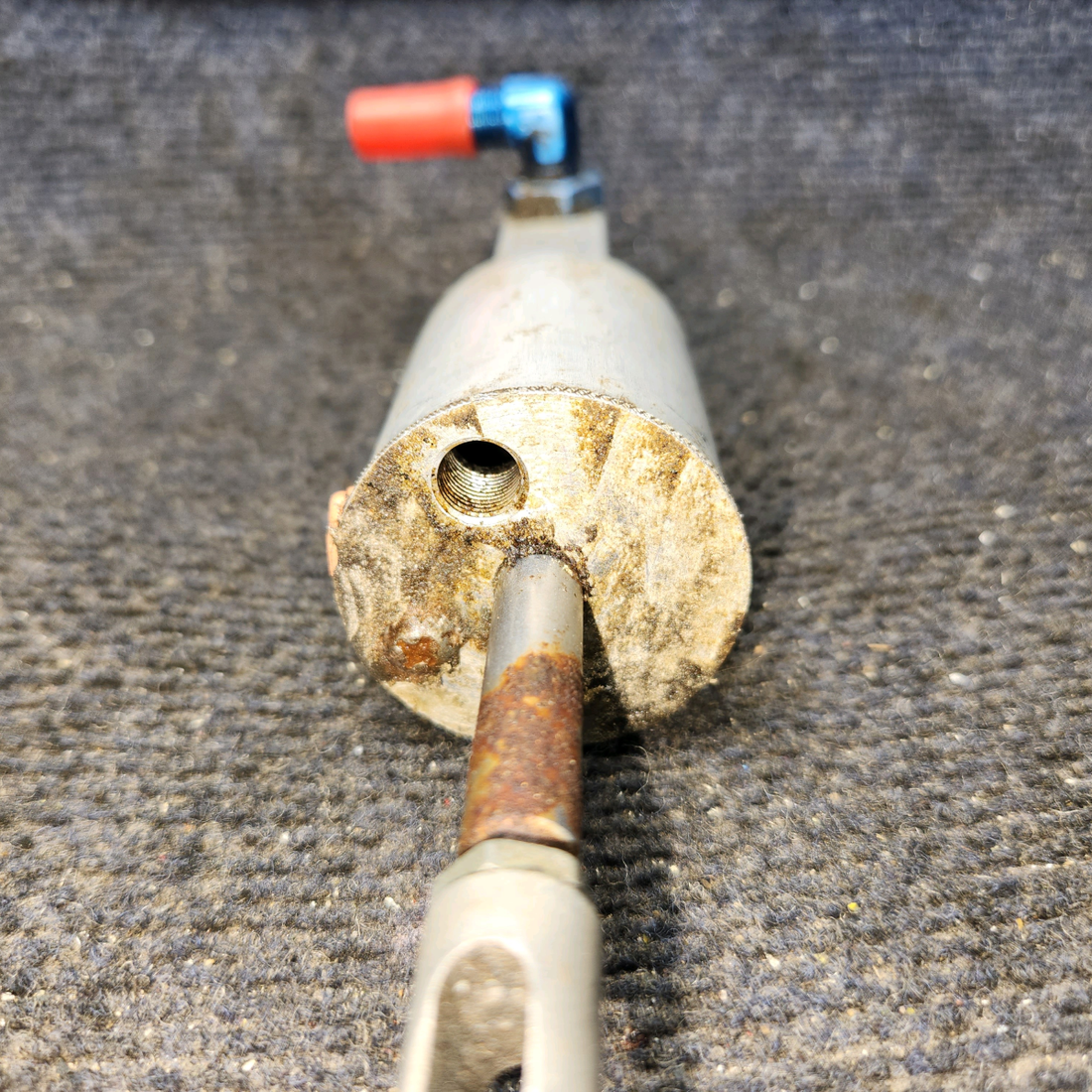 Used aircraft parts for sale, 0541138-16 Cessna 172F Master Brake Cylinder Assembly