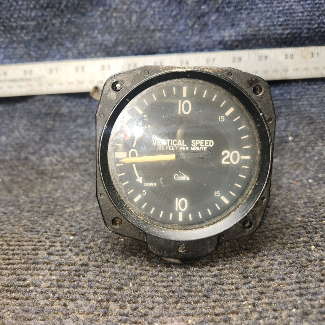 Used aircraft parts for sale, S1392N1 Cessna 182G Vertical Speed Indicator