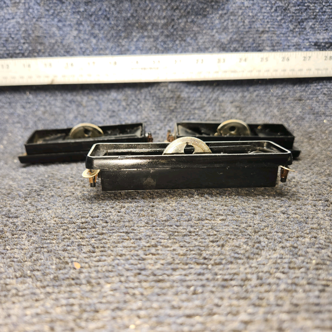 Used aircraft parts for sale, 473-187 Piper PA28-161 Forward Louver Assembly – Set of 3