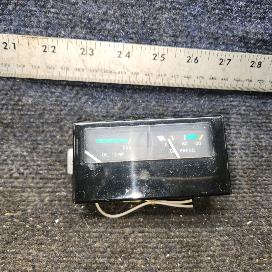 Used aircraft parts for sale, C669512-0102 cessna 172N Oil Temp and Oil Pressure Indicator Cluster