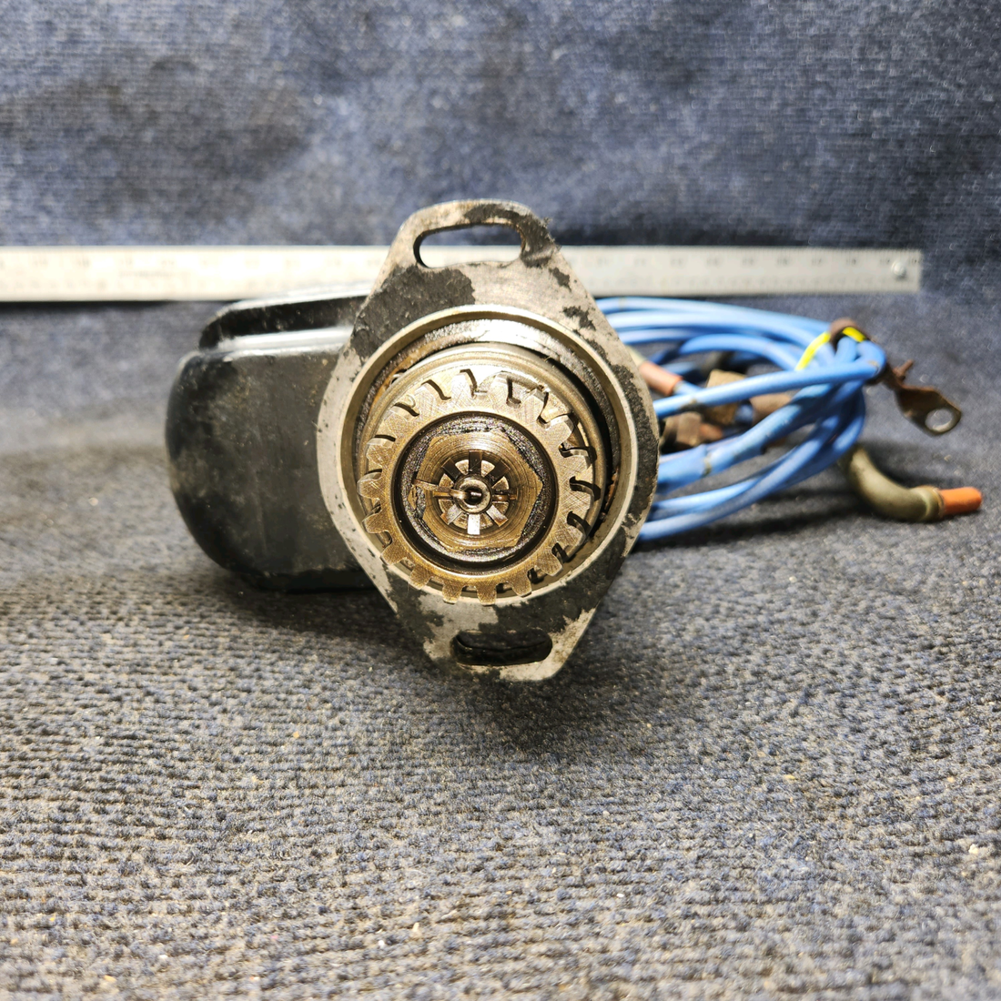 Used aircraft parts for sale, 664, 530603 Continental C125, C145 & O300 Cessna 172F Slick Magneto With Gear