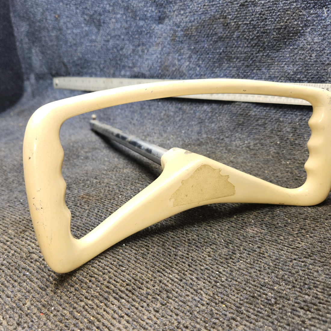 Used aircraft parts for sale, 0513136-1 Cessna C175 Control Wheel Assy W/ Shaft Diameter 0.64"