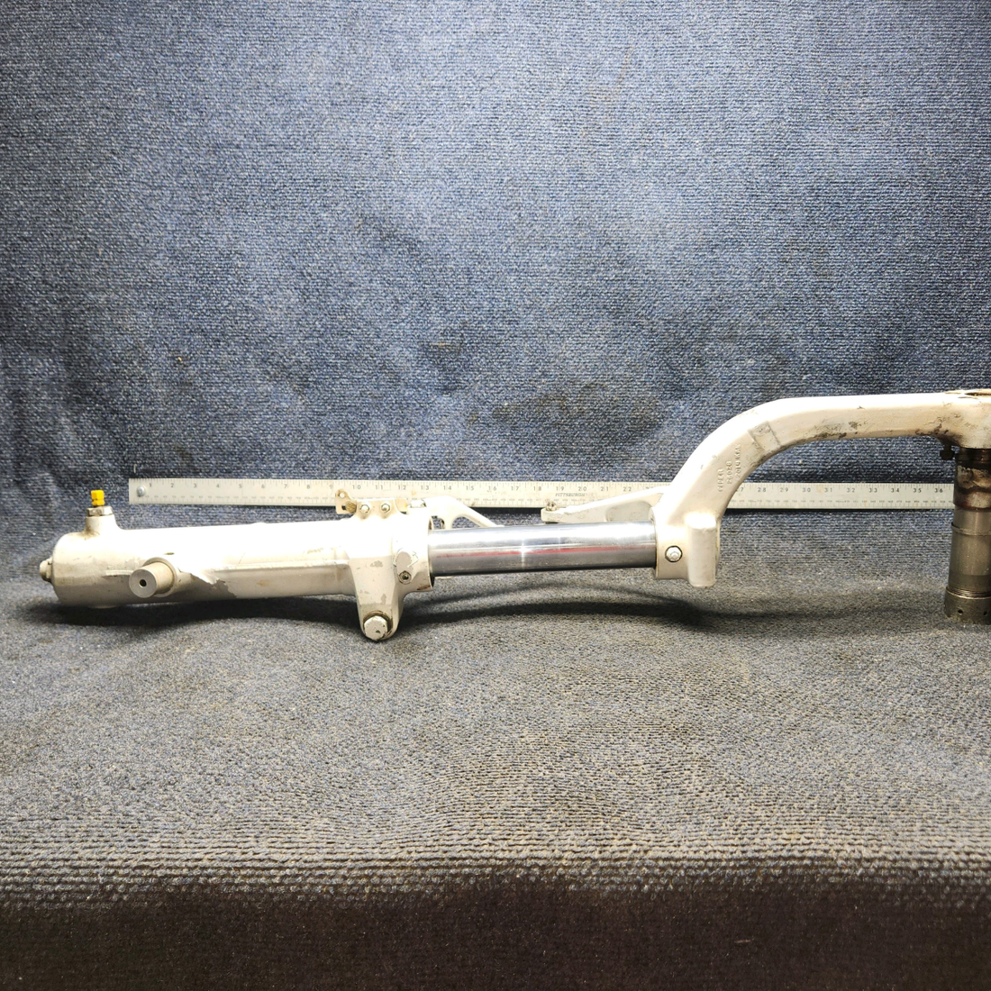 Used aircraft parts for sale, 96766-017 Piper PA32RT-300 Main Gear Strut Assembly with Torque Links - RH
