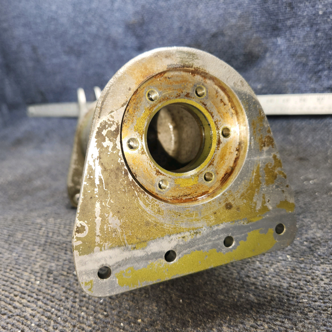 Used aircraft parts for sale, 65319-004 Piper PA-28-140 Main Gear Cylinder