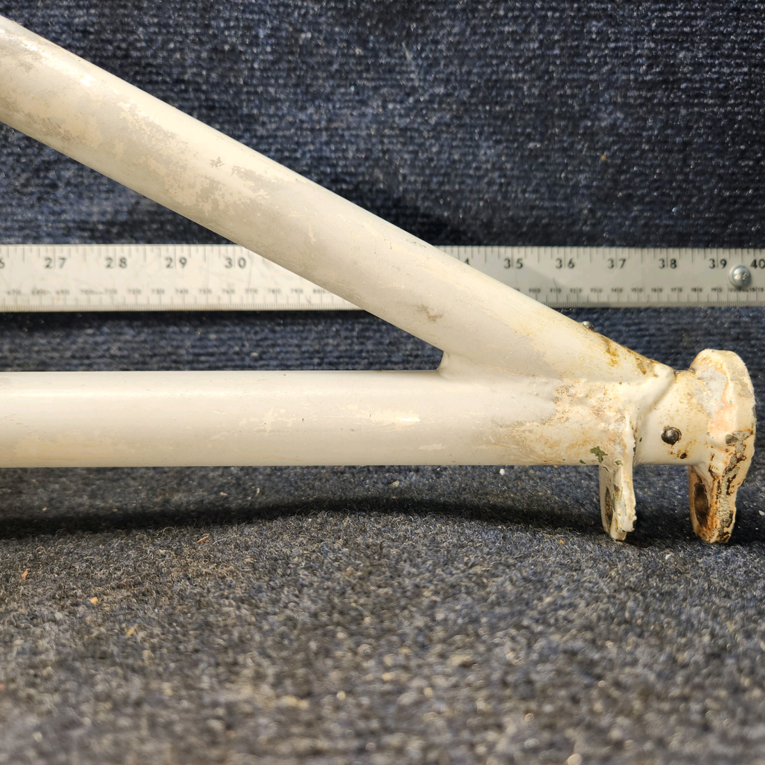 Used aircraft parts for sale, 35-815155-611 BEECHCRAFT 95-55B Main Landing Gear Retract Brace -  RH