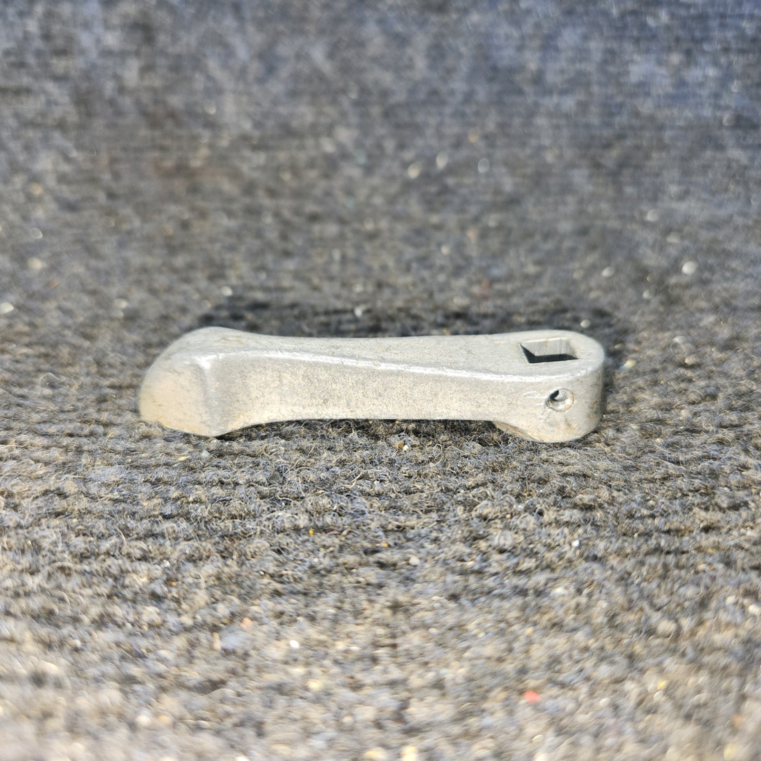 Used aircraft parts for sale, 0716612-202 Cessna 172 Fuel Selector Handle