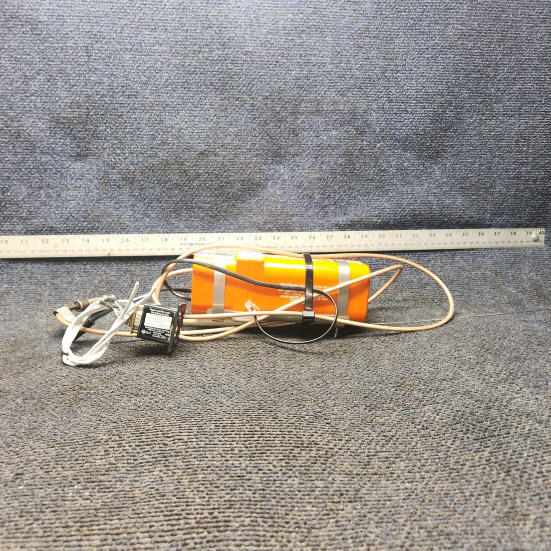 Used aircraft parts for sale, E-04 406 ACK E-04 Cessna 172E ELT with Antenna & Switch