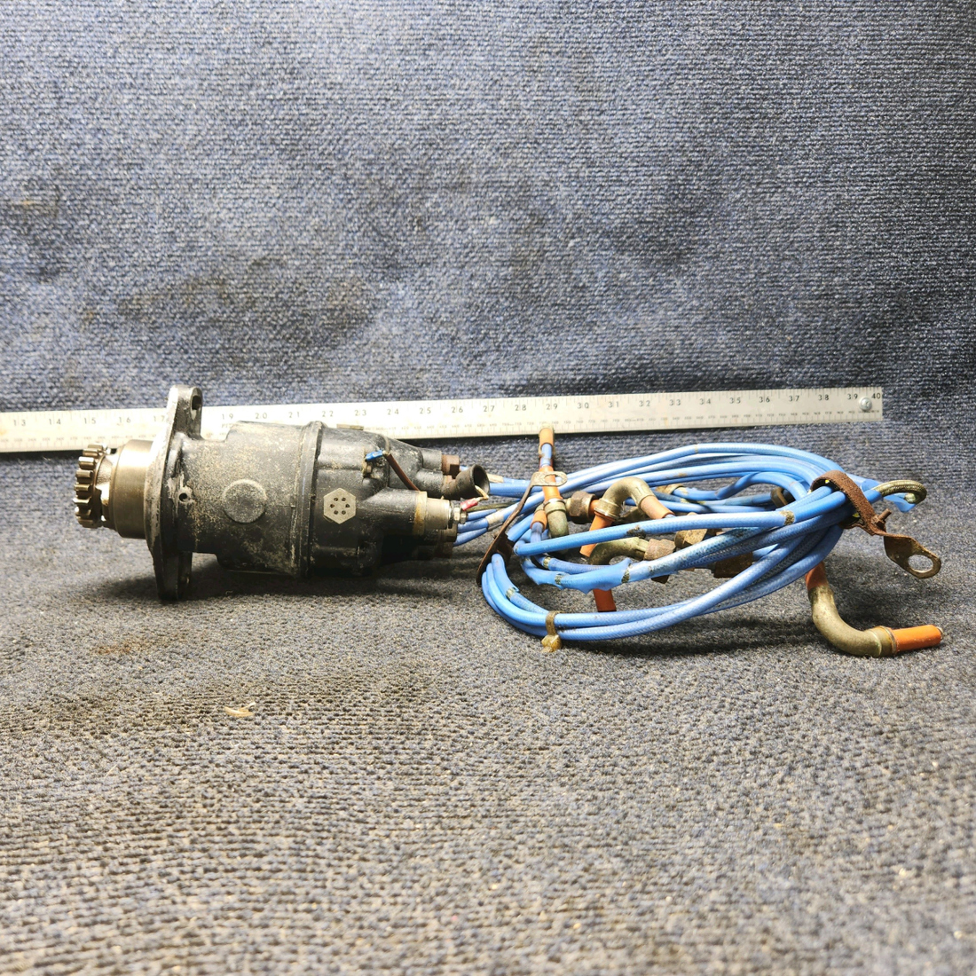 Used aircraft parts for sale, 664, 530603 Continental C125, C145 & O300 Cessna 172F Slick Magneto With Gear