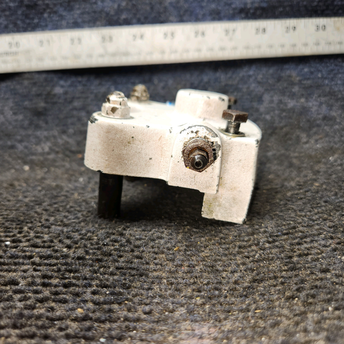 Used aircraft parts for sale, 30-181 Cleveland Piper PA-28-140 Brake Caliper Assembly