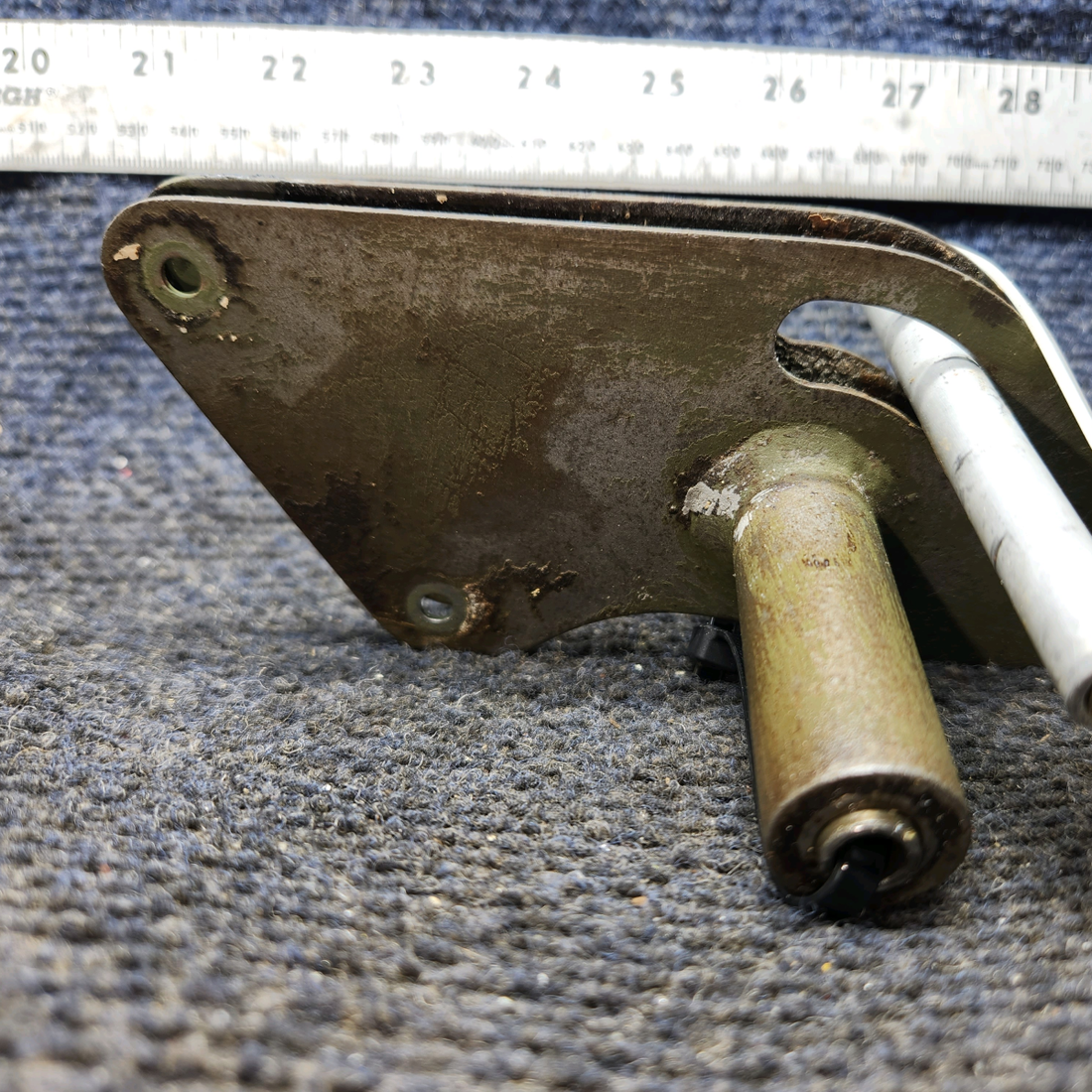 Used aircraft parts for sale, 0523223 Cessna 172 Aileron Bellcrank - LH