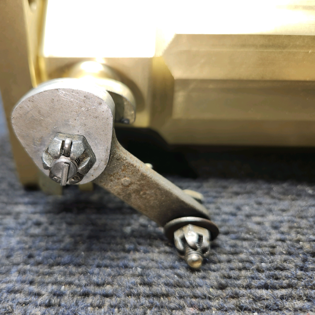 Used aircraft parts for sale, LW-16518-85 Carburetor Assembly – Used, Appears Factory New