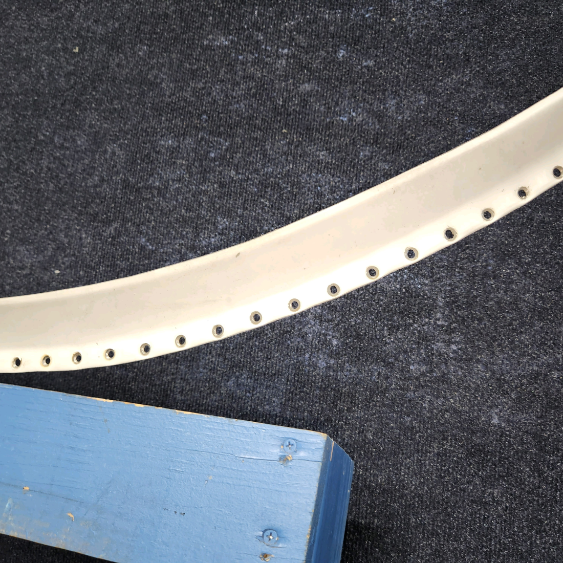 Used aircraft parts for sale, 0713660-1 Cessna 182G Retainer Windshield Outer