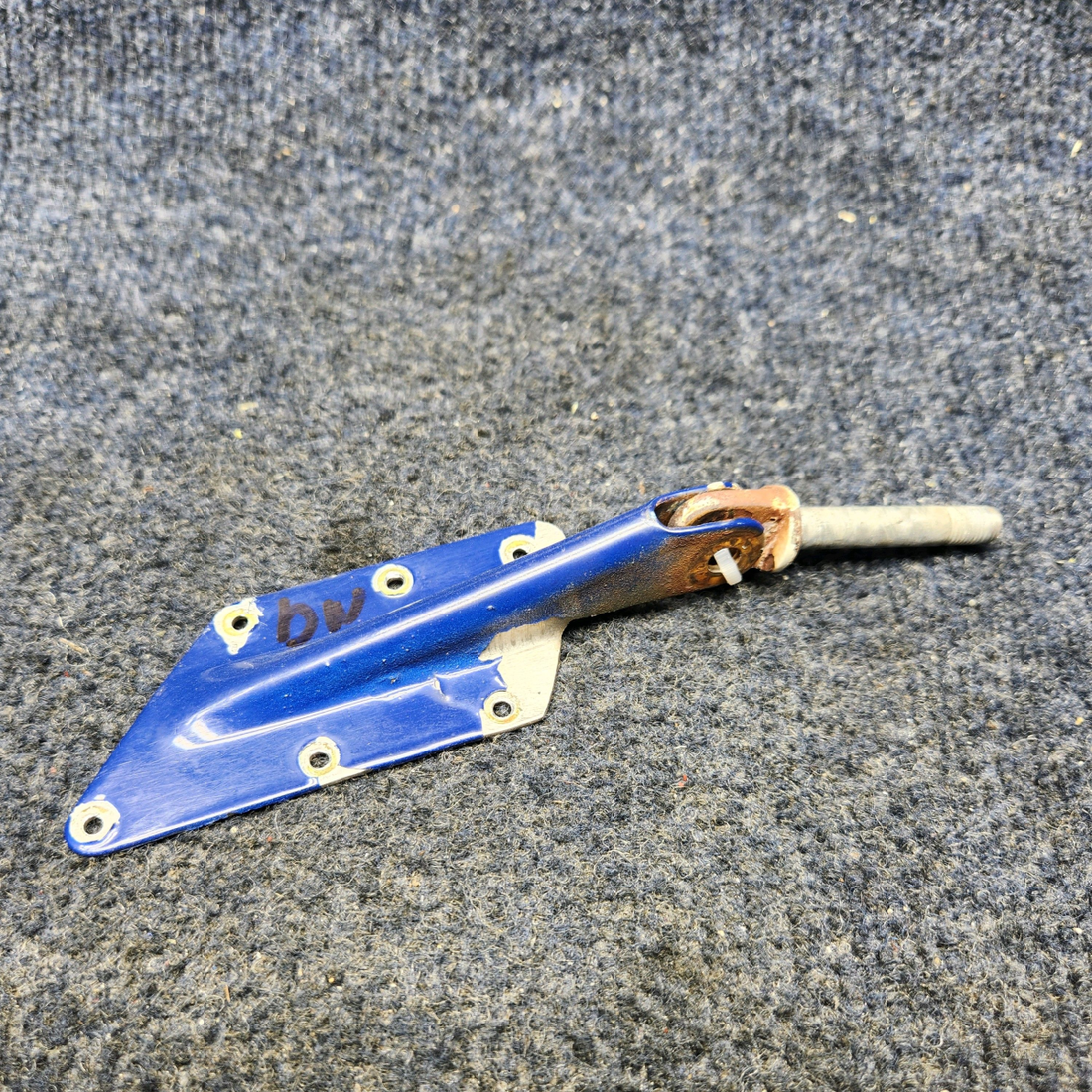 Used aircraft parts for sale, 63051-000 Cessna 172RG LOWER CABIN DOOR HINGE