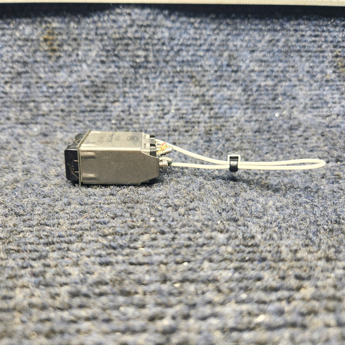 Used aircraft parts for sale, G/S ENGAGE LIGTH MOONEY M20J G/S ANNUCIATOR LIGHT