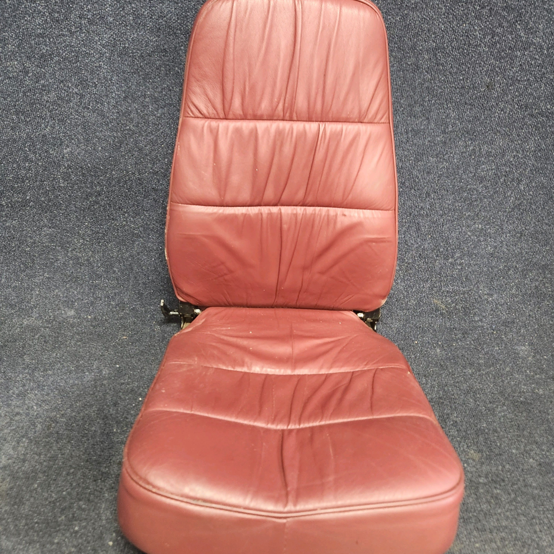 Used aircraft parts for sale, 96827-034 Piper PA32RT-300 PASSENGER SEAT CENTER RH REAR FACING