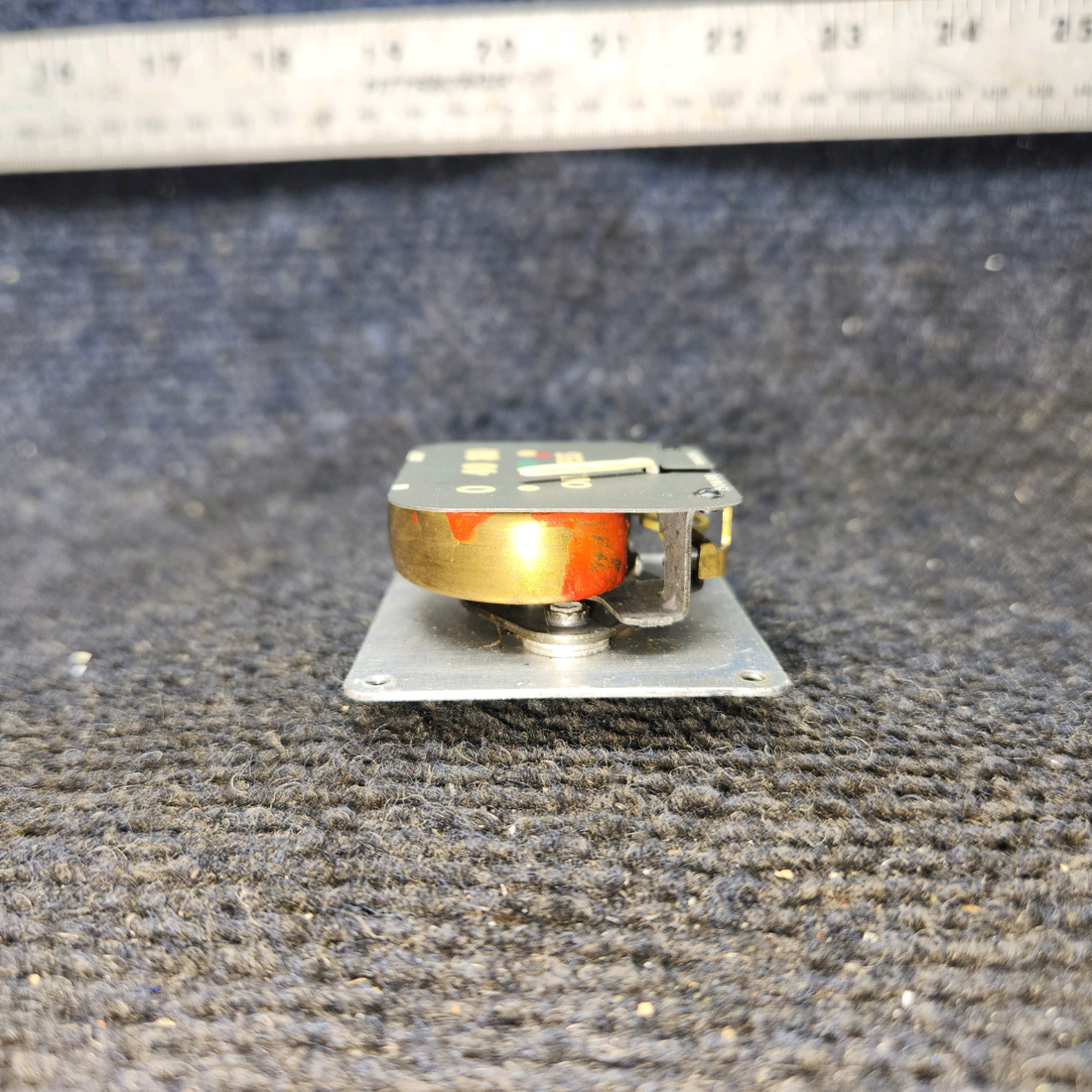 Used aircraft parts for sale, 1508199 Continental Oil Press Indicator