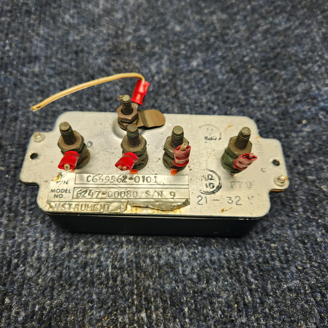 Used aircraft parts for sale, C669562-0101 Rochester CESSNA C172RG INSTRUMENT CLUSTER FUEL QTY