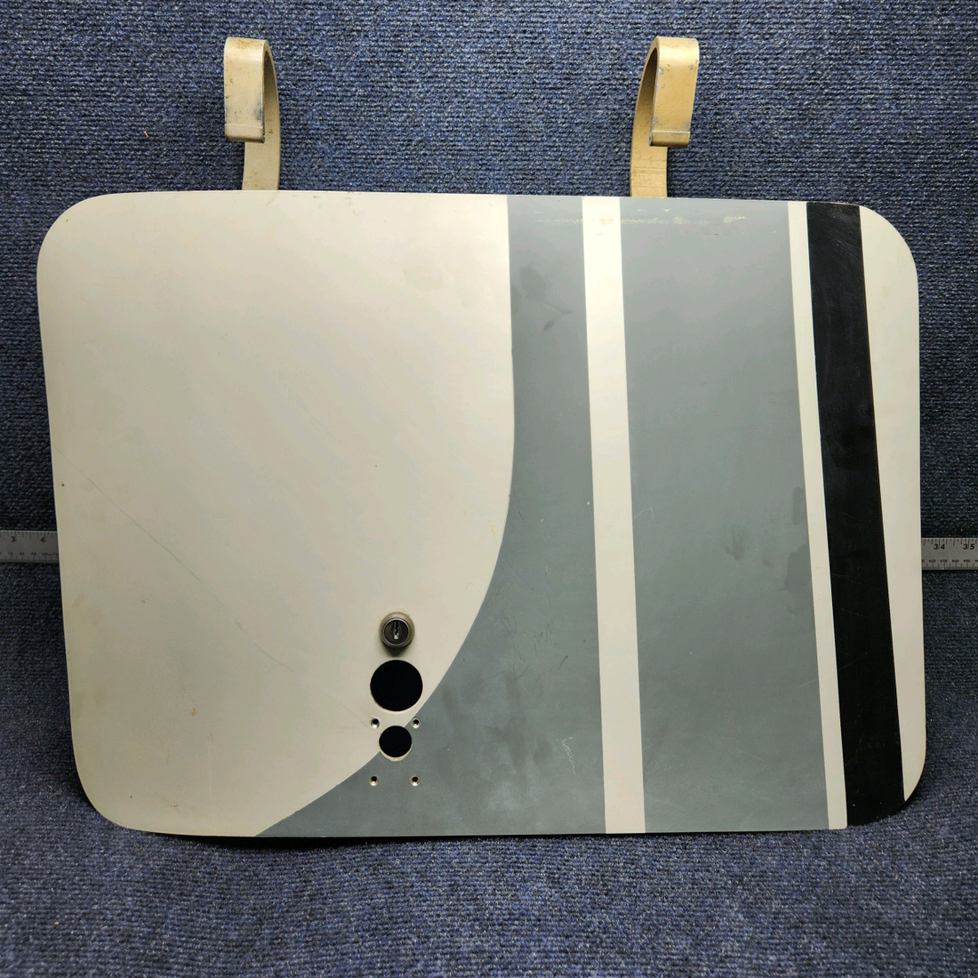 Used aircraft parts for sale, 0717037-6 Cessna PIPER- CESSNA-BEECH- MOONEY VARIOS CESSNA 172 RG BAGGAGE DOOR STRUCTURE